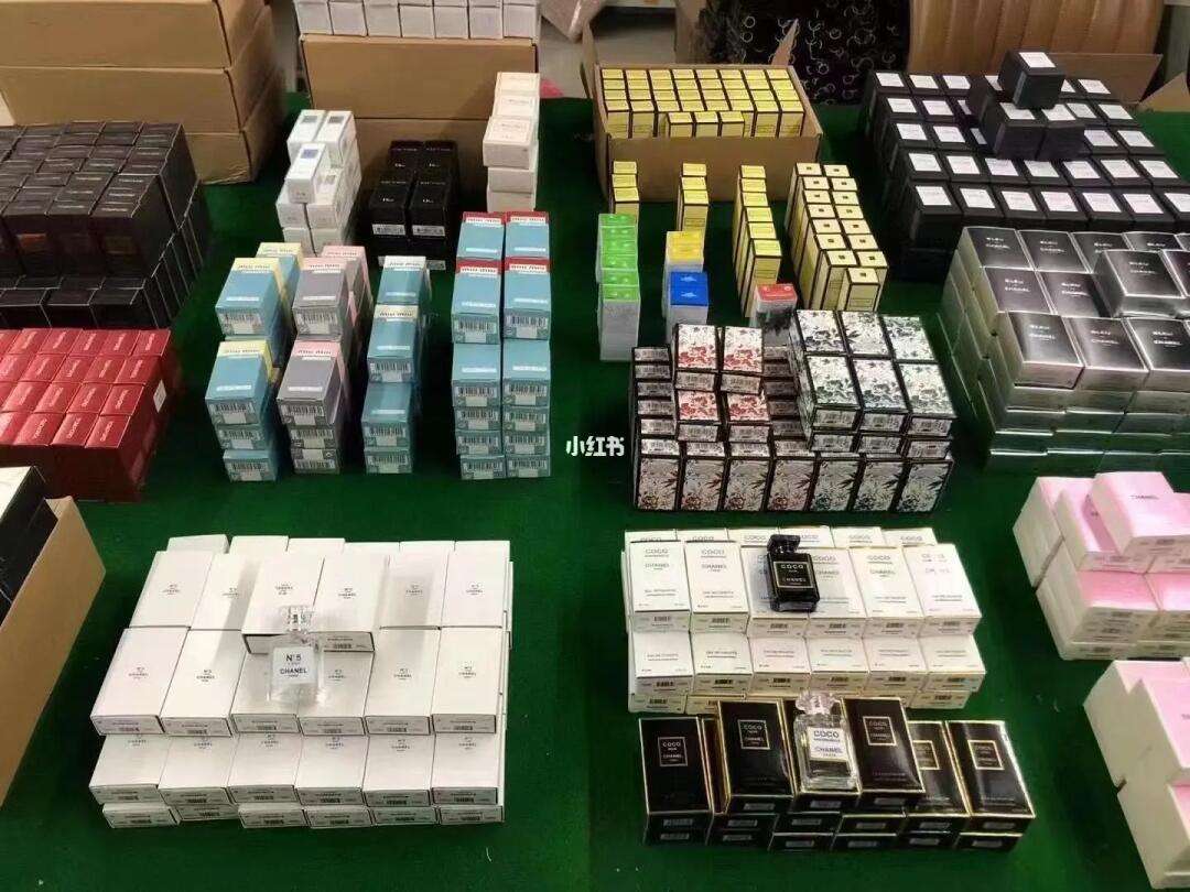 深圳華強(qiáng)北明通市場(chǎng) 美妝與五金批發(fā)的商業(yè)樞紐